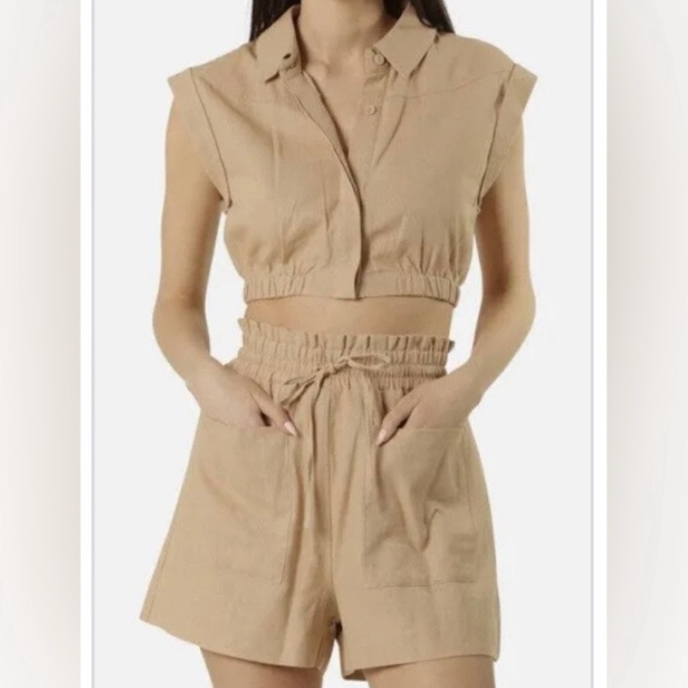 Tan Sleeveless Crop Top and Shorts Set M